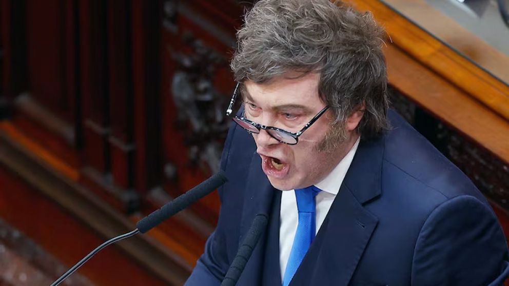 El Wall Street Journal asegura que "el estilo confrontativo de Javier Milei expuso debilidades en el ejercicio del poder"
